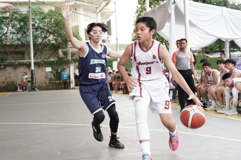 BINUS SCHOOL Simprug’s Basketball Stars Shine in SCB CUP V 2024, Taking Center Stage!